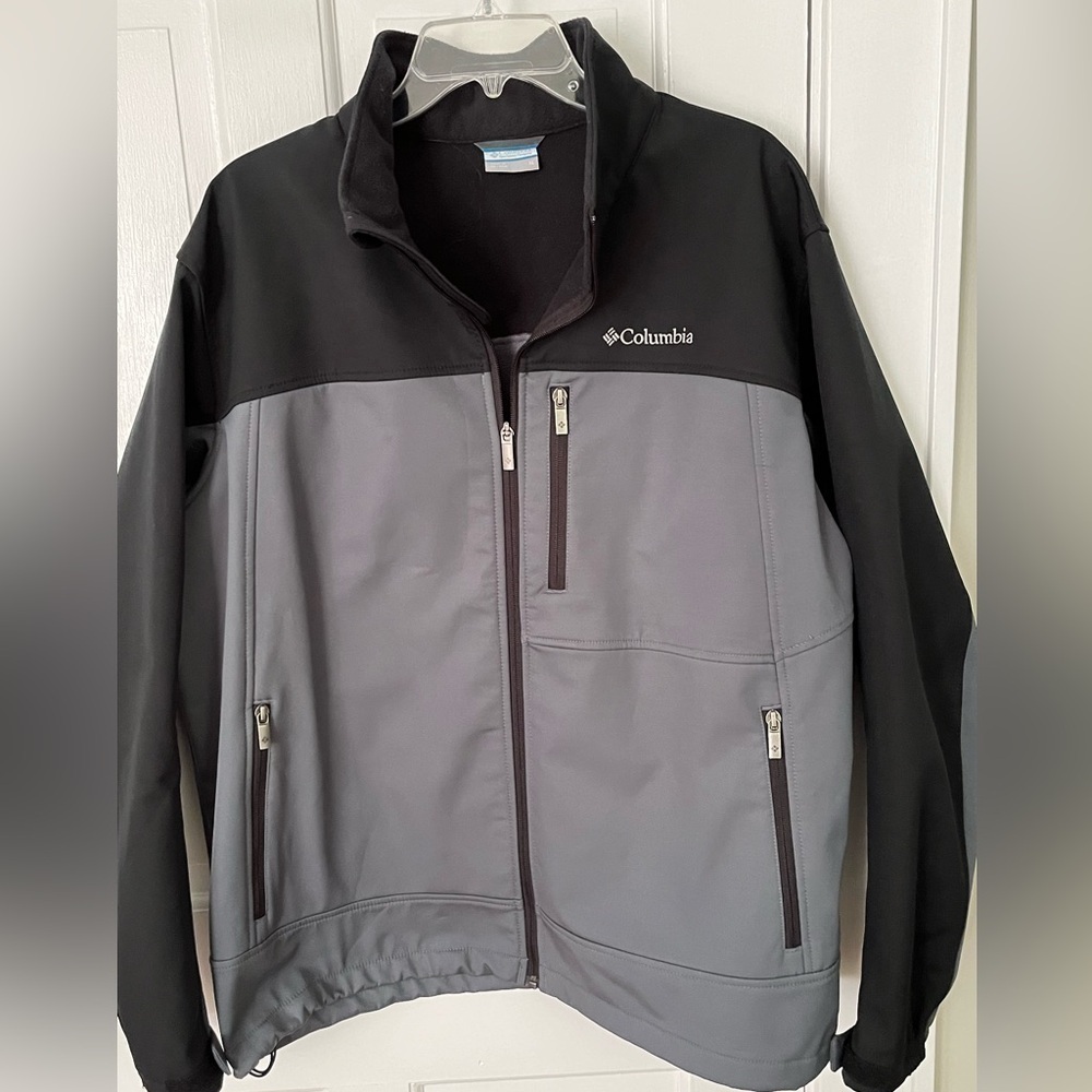 Columbia Men’s Ascender Two Tone Softshell Jacket Black Grey Large Outdoors New